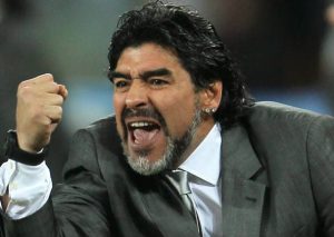 ¡Mira cómo quedó Diego Maradona luego de realizarse  cirugía facial! (FOTOS)