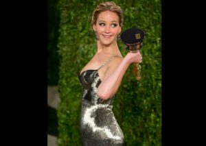 Jennifer Lawrence se deja ver sin maquillaje (FOTOS)