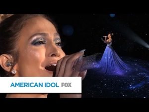 Jennifer Lopez sorprendió a todos con este vestido en American Idol (VIDEO)