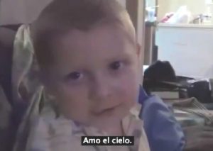 Niño de 4 años con cáncer terminal describe cómo cree qué es el cielo (VIDEO)