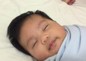 Mira este truco para hacer dormir a un bebé en 40 segundos (VIDEO)