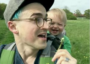 ¡Muy tierno! Mira el contagioso ataque de risa de este bebé (VIDEO)