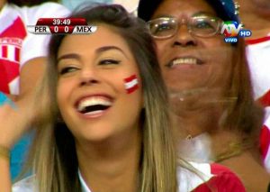 Perú vs México: Narradores mexicanos destacan la belleza de Alondra García Miró (VIDEO)
