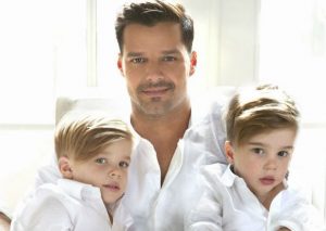 Ricky Martin enternece las redes sociales con fotografía junto su hijo