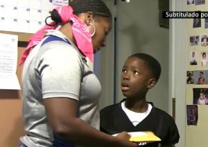 No vas a creer la cruel broma que le jugó esta mamá a su hijo (VIDEO)
