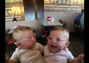Mira la tierna reacción de este bebé al usar anteojos por primera vez (VIDEO)