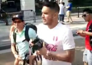 Mira la broma que le hizo Juan Manuel Vargas a un turista (VIDEO)