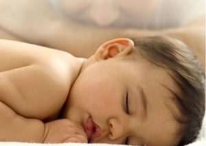 YouTube: Con este truco puedes hacer dormir a tu bebé en menos de un minuto