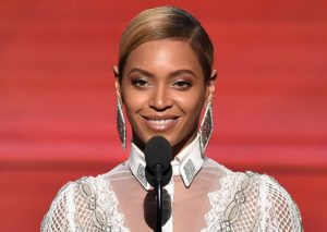 Grammy 2016: Beyoncé mostró partes íntimas en plena gala – FOTO