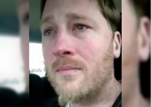 YouTube: Padre de niño con síndrome de Down rompe en llanto al hablar de él