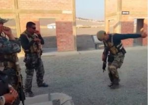 Facebook: Militar peruano baila huayno y se vuelve viral (VIDEO)