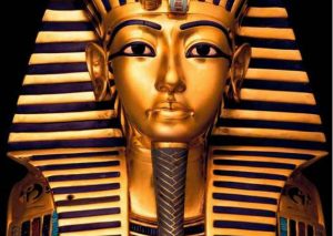 Tutankamón fue enterrado con una daga extraterrestre, afirman científicos