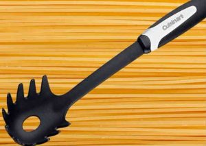 ¿Sabías para qué sirve el orificio de la cuchara para tallarines?
