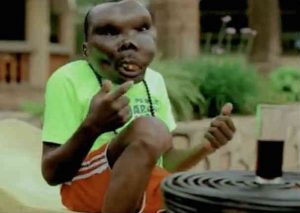 Viral: ¡Todo un semental! ¡El hombre más feo de Uganda tiene 8 hijos!