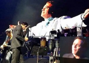 Juan Gabriel: Marc Anthony llora en vivo al cantar tema del ‘Divo de Juárez’