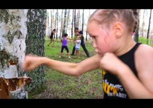 «La futura Ronda Rousey» Niña lleva estricto entrenamiento – VIDEO