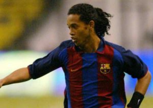 ¿Ronaldinho regresará al Barcelona? Así parece