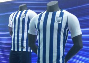 Alianza Lima presentó su camiseta oficial para el 2017 – VIDEO