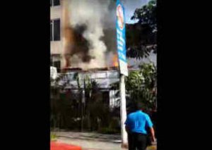 Alerta: Otro incendio alarma a Limeños – VIDEO