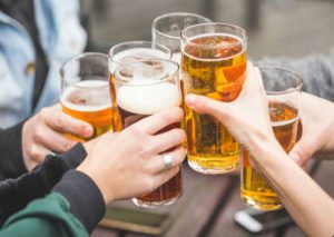 ¿Bebiste alcohol por primera vez a los 18? Deberás saber esto