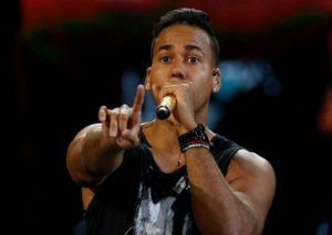 Romeo Santos: Lo demandan por canción que no sería de su autoría