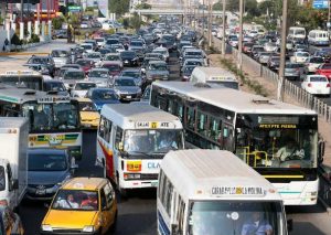El tráfico vehicular causa estrés en el 92% de los limeños
