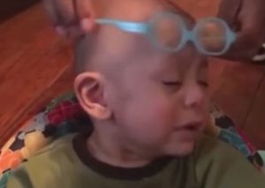 ¡Mira la reacción de este niño viendo por primera vez! (VIDEO)
