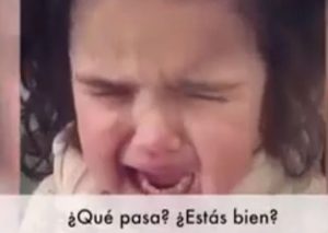 Viral: Mira como esta niña deja de llorar cuando le ofrecen comida (VIDEO)