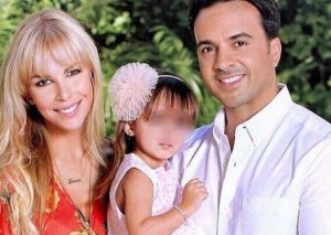 Esposa de Luis Fonsi envió fuerte mensaje a periodista que criticó el físico de su hija (FOTOS)