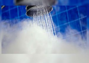 Los riesgos de ducharse con agua caliente