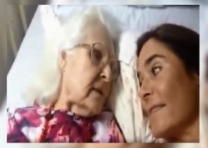 Anciana con Alzheimer reconoce a su hija y hace llorar a todos (VIDEO)