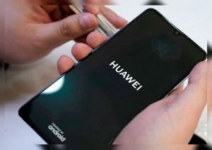 Delincuentes roban tienda de celulares y solo dejan equipos ‘Huawei’