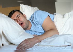 Descubre por qué algunas personas babean al dormir