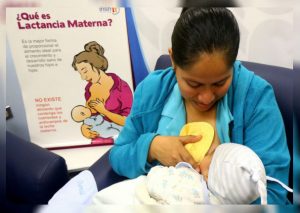 Especialistas confirman que leche materna reduce riesgo de anemia en recién nacidos