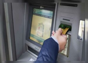 De esta manera puedes prevenir los robos en cajeros automáticos
