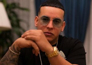 Daddy Yankee quedó sorprendido por el tatuaje de su hijo (VIDEO)
