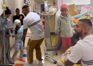 Maluma sorprende a niños en hospital de Puerto Rico (VIDEO)