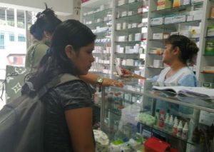 Farmacias elevan sus precios en utensilios de salud debido al coronavirus