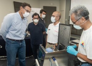 Universidad peruana comenzará la producción de respiradores mecánicos en mayo