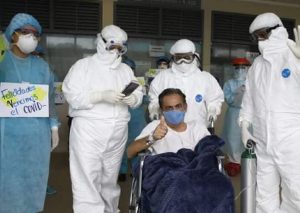 Peruano supera el coronavirus tras estar 28 días conectado a un ventilador mecánico