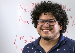 Físico peruano se vuelve uno de los profesores más jovenes en la Universidad de Harvard