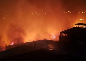 Inéditos videos del incendio que destruyó viviendas del Centro de Lima