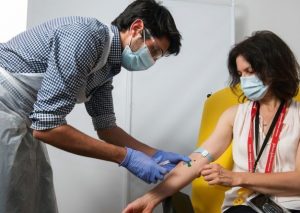 Estados Unidos entregará un millón de vacunas a Perú por mes