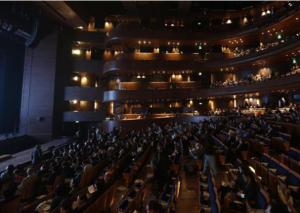 Gobierno evalúa la reapertura de los teatros con aforo reducido