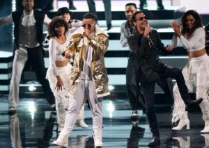 Marc Anthony y Daddy Yankee cantan juntos en Premio Lo Nuestro | VIDEO
