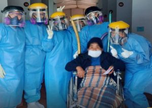 Tacna: Mujer de 72 años venció la Covid-19 en hospital Hipólito Unanue