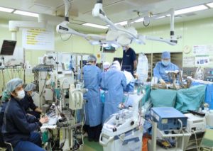 Japón: Médicos realizan primer trasplante de pulmón de donantes vivos