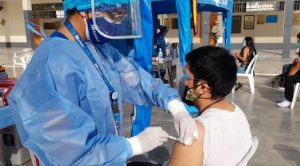 COVID-19: Inician proceso de vacunación para jóvenes mayores de 20 años | FOTOS