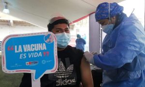 COVID-19: Inician vacunación a mayores de 18 años en Lima Metropolitana