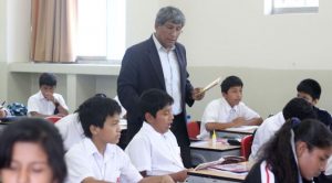 Gobierno del Perú: Sueldo mínimo de docentes será de 2,600 soles